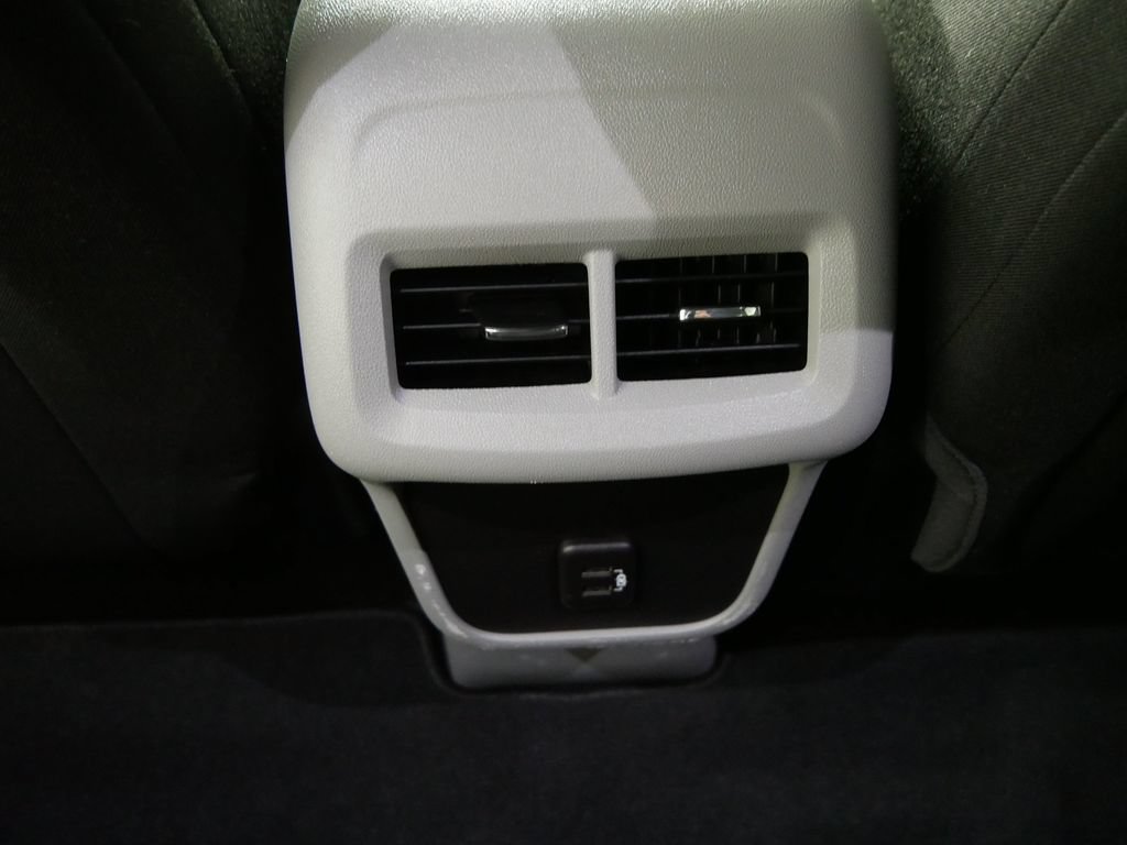 Used 2023 GMC Terrain SLE w/ Driver Convenience Package FWD image 20
