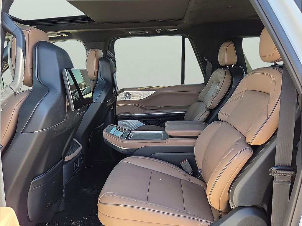 New 2026 Lincoln Navigator Black Label image 13