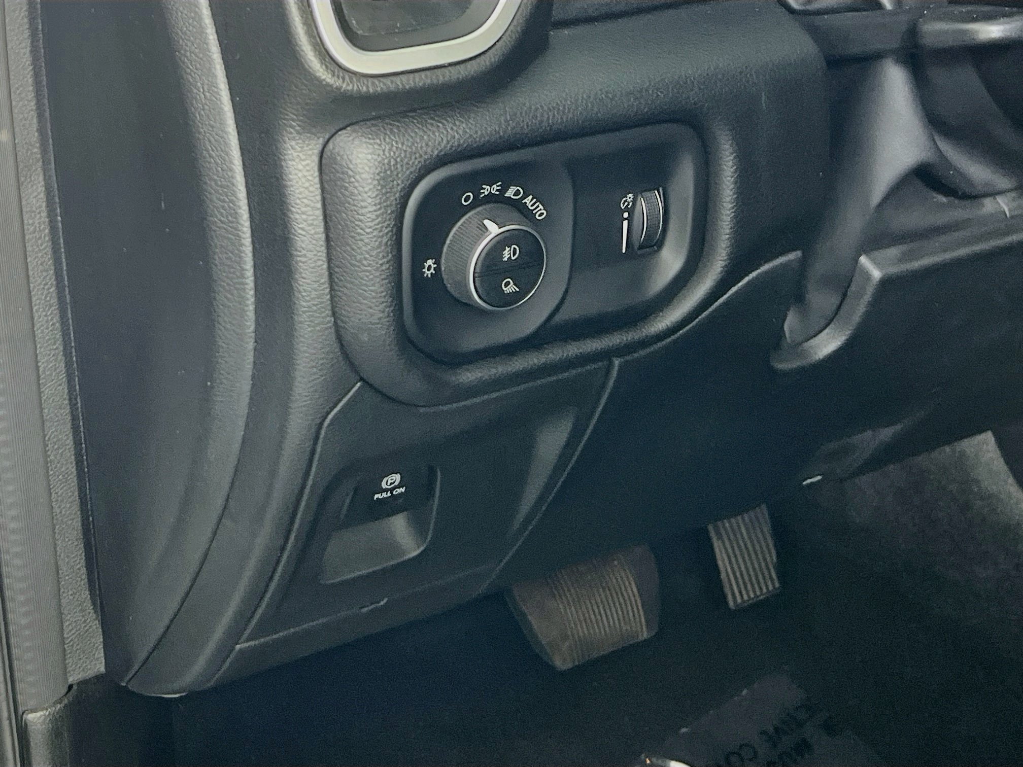 Used 2023 RAM 1500 Big Horn AWD/4WD image 10