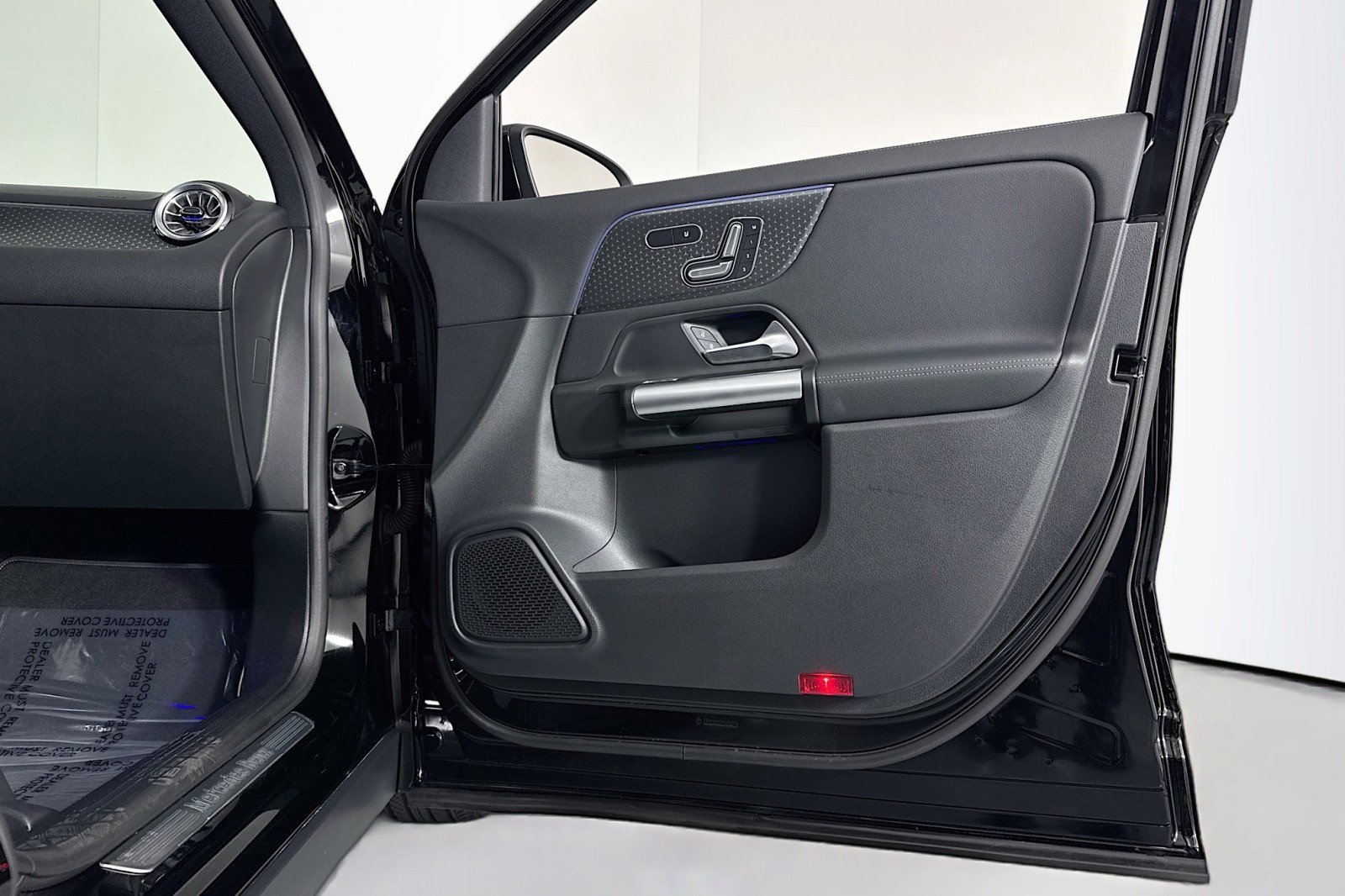 Certified 2025 Mercedes-Benz GLA 250 image 23