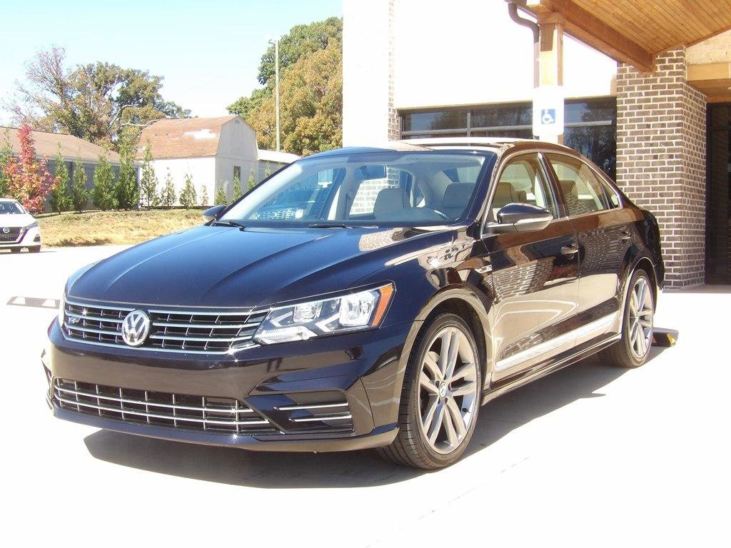 Used 2017 Volkswagen Passat 1.8T R-Line image 4