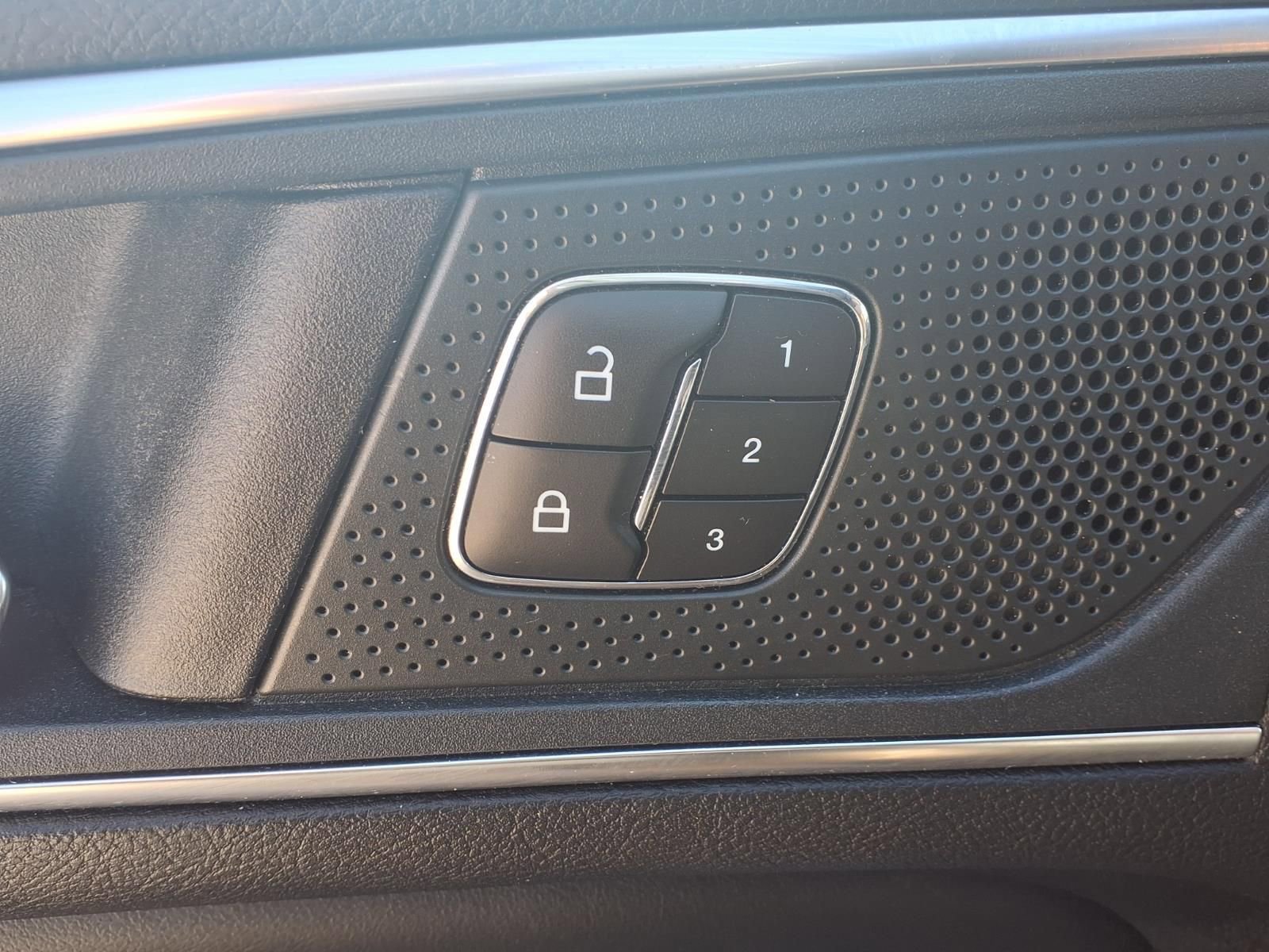 Used 2024 Ford Edge Titanium image 11