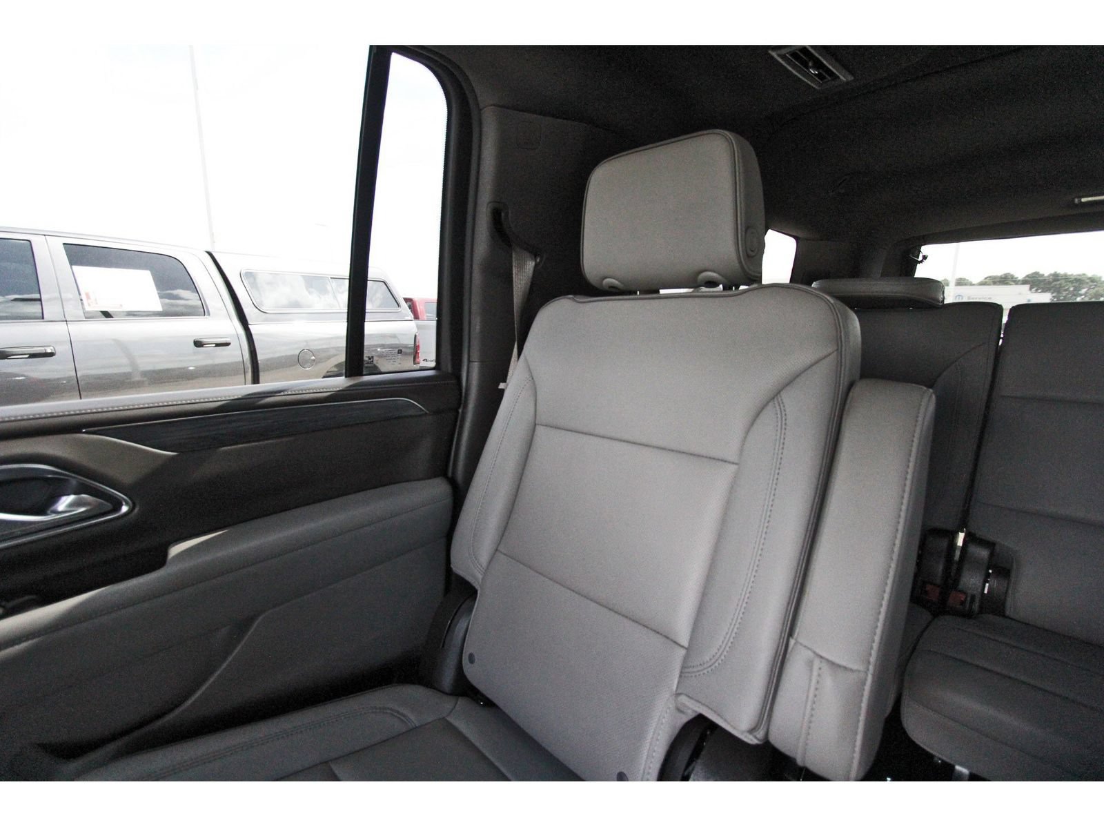 Used 2023 GMC Yukon XL SLT RWD image 14