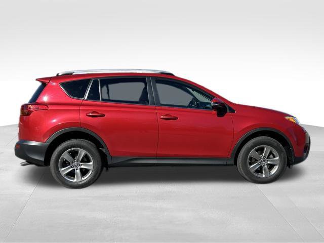 Used 2015 Toyota RAV4 XLE w/ Four Season Floor Mat Package AWD/4WD image 3