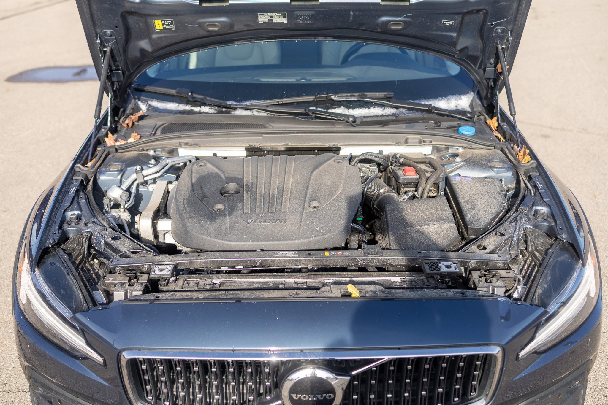 Used 2024 Volvo V60 B5 Cross Country Plus w/ Protection Package Premier image 19