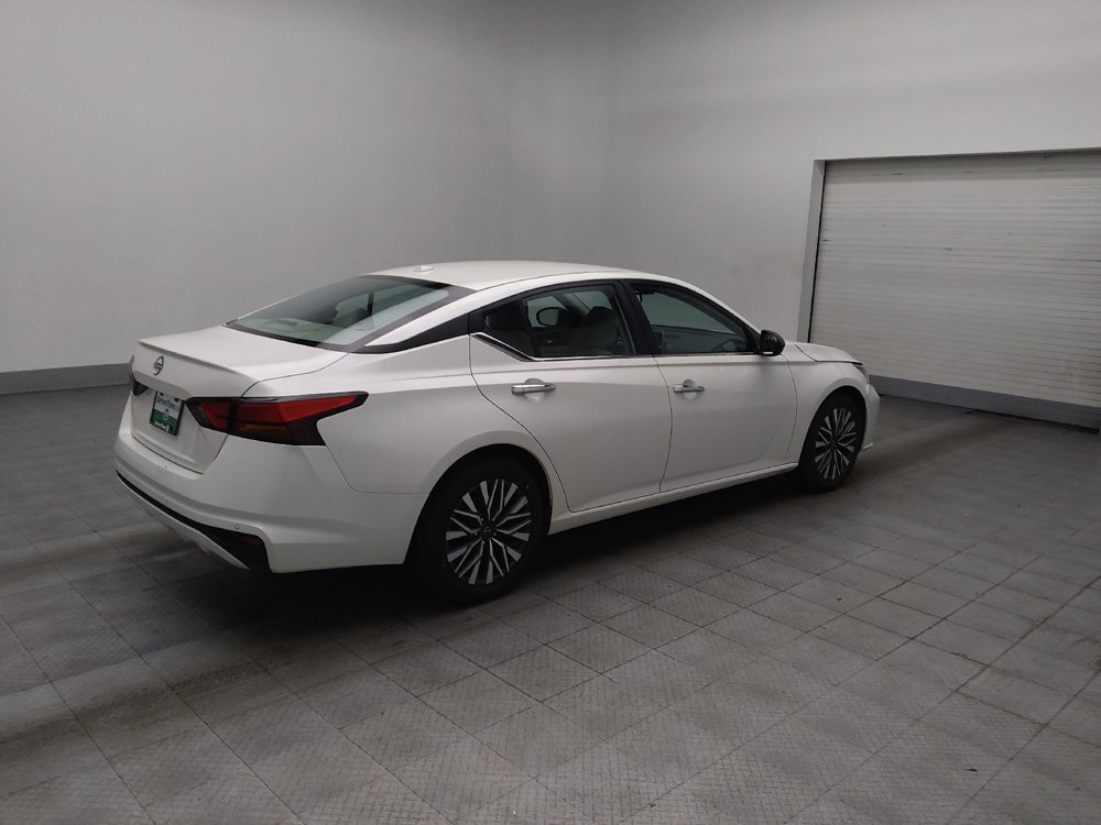 Used 2025 Nissan Altima 2.5 SV image 10