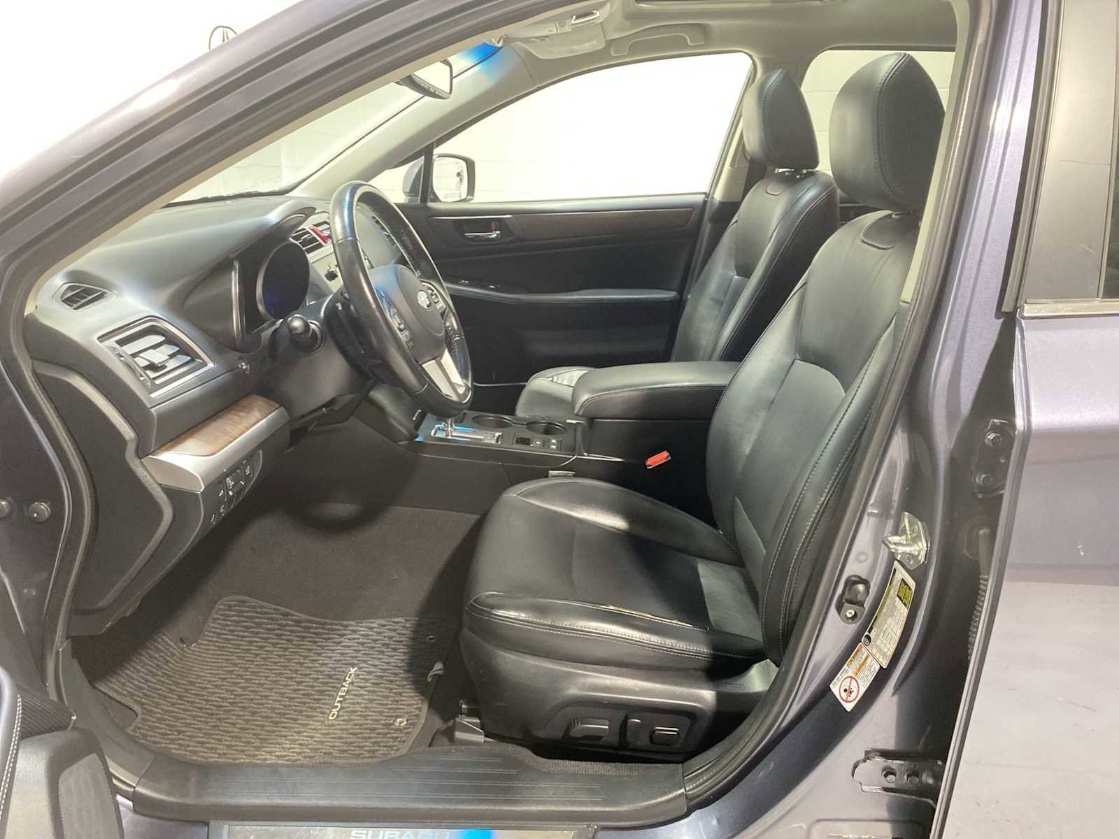 Used 2015 Subaru Outback 2.5i Limited image 2