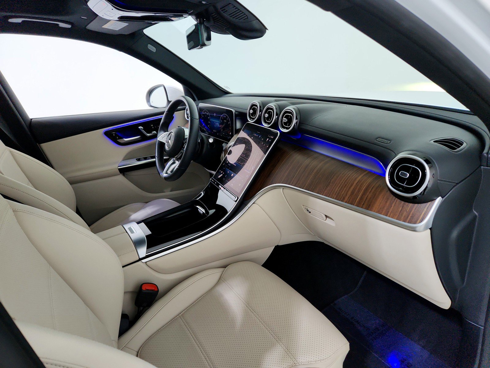 Certified 2024 Mercedes-Benz GLC 300 image 21