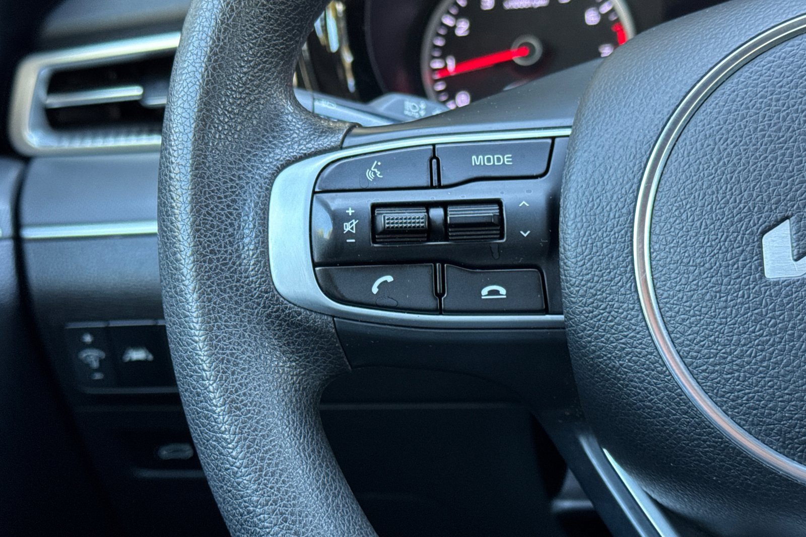 Used 2023 Kia K5 LXS image 26