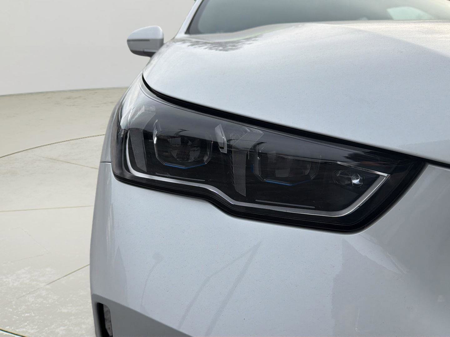 Used 2025 BMW i5 xDrive40 w/ Executive Package AWD/4WD image 11