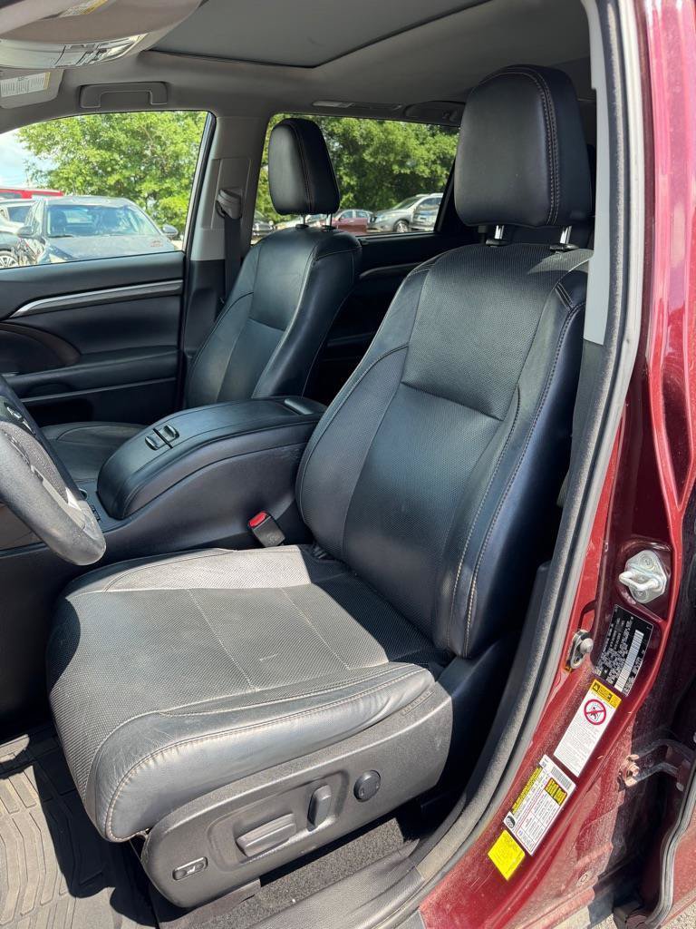 Used 2018 Toyota Highlander Limited AWD/4WD image 4