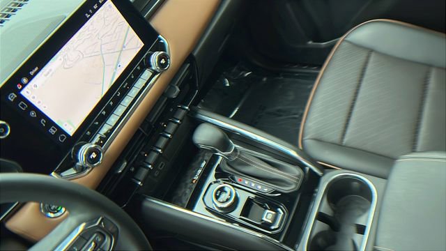 Used 2023 GMC Canyon AT4 w/ AT4 Premium Package image 29