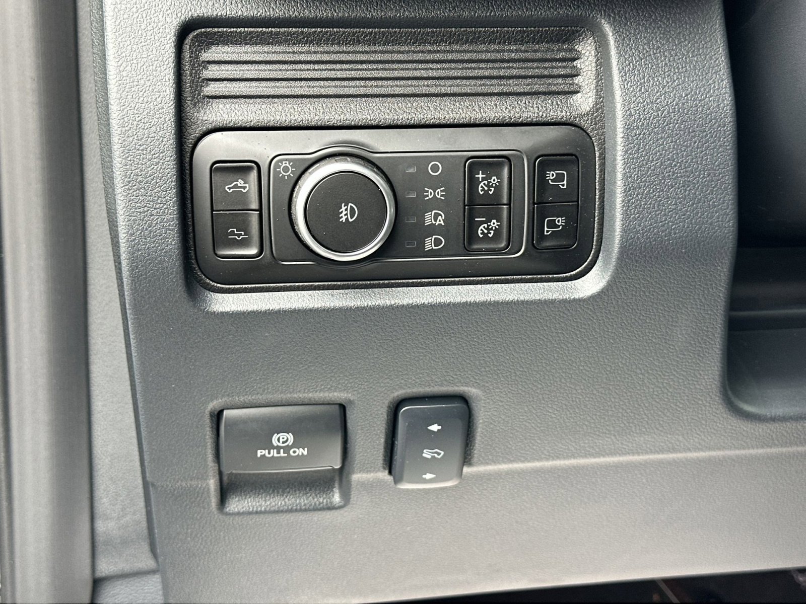 New 2025 Ford F350 Platinum image 18