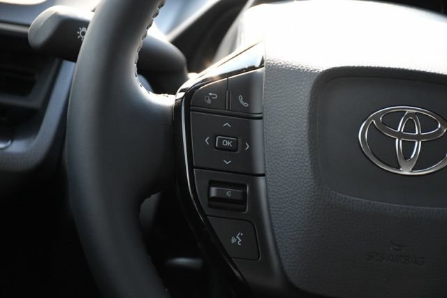New 2026 Toyota Prius Plug-In Hybrid FWD image 21