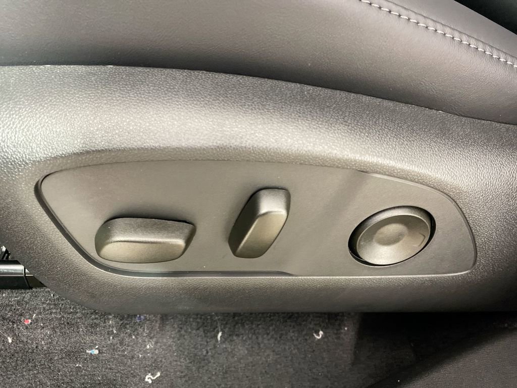 Used 2026 GMC Acadia Elevation w/ Black Edition image 12