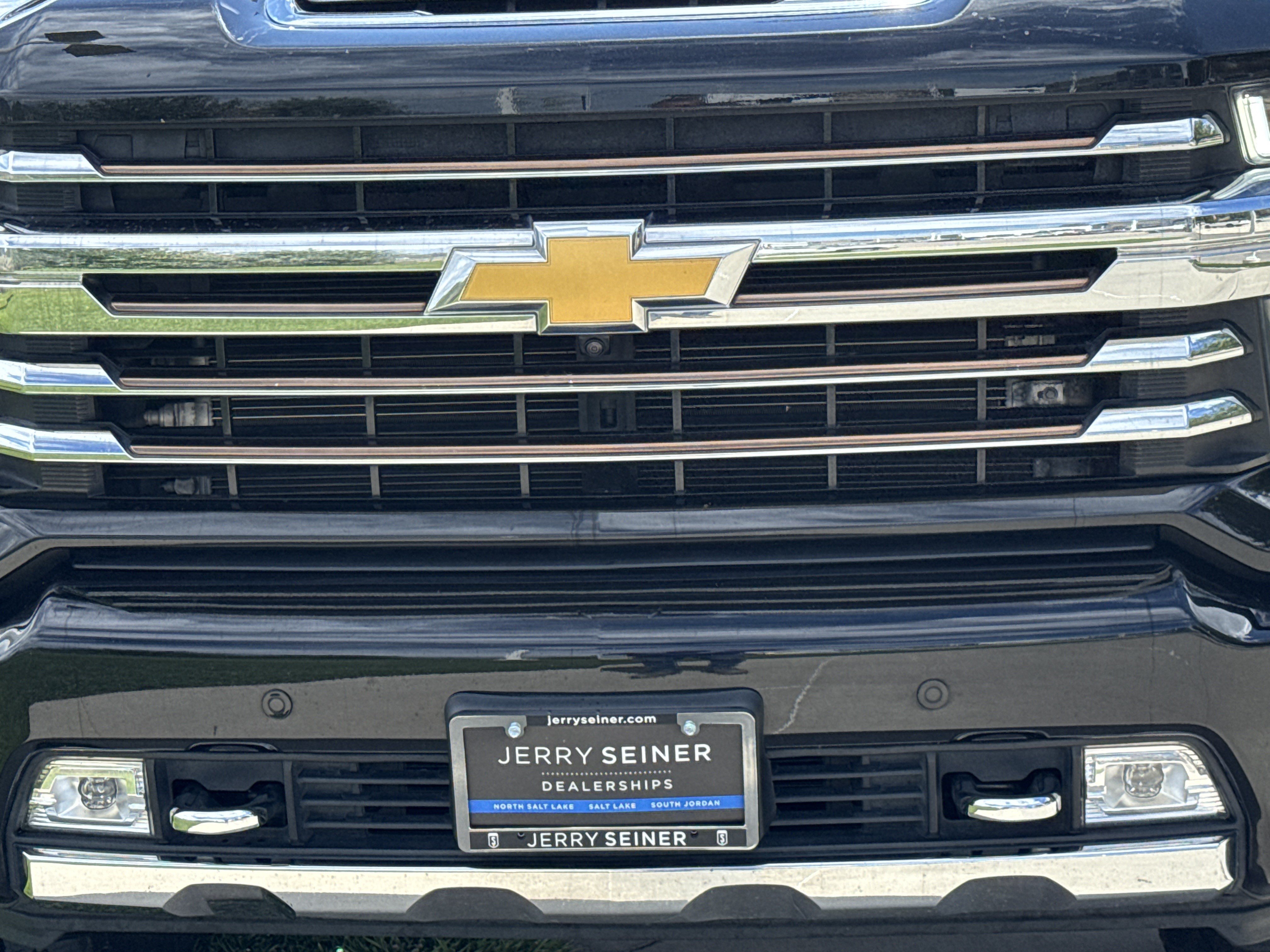 Certified 2022 Chevrolet Silverado 3500 High Country w/ Z71 Off-Road Package AWD/4WD image 9