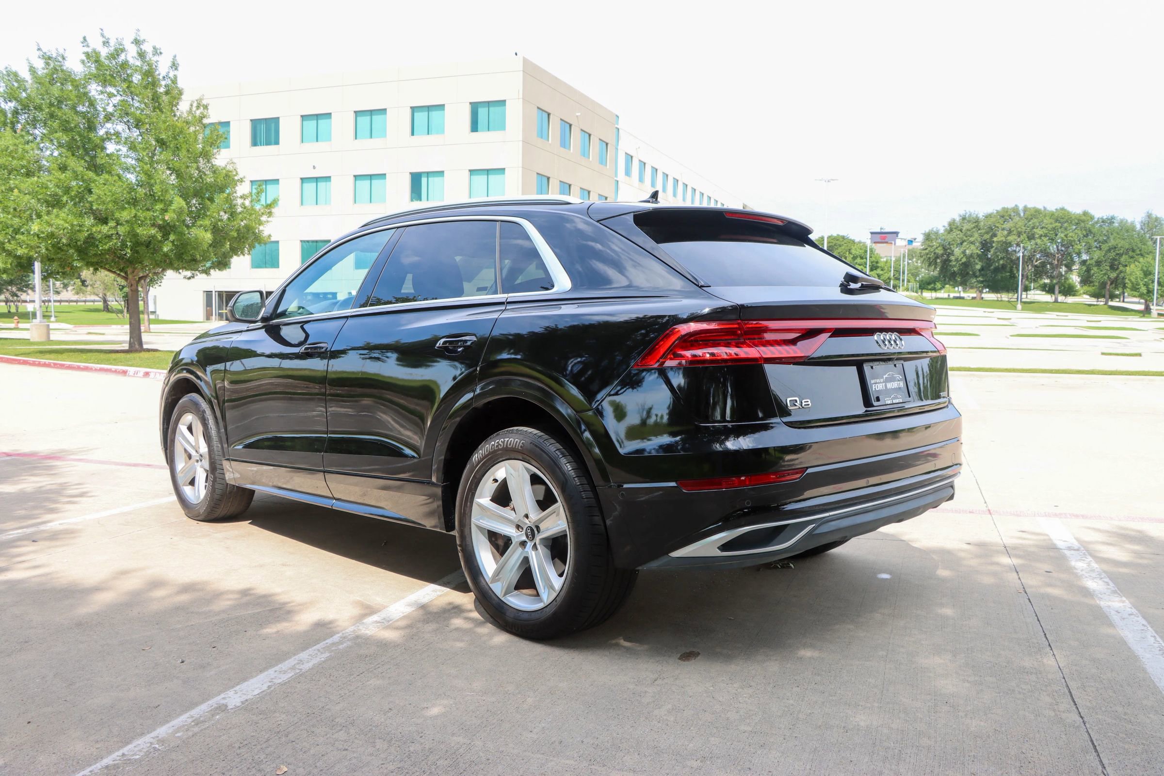 Used 2021 Audi Q8 Premium w/ Convenience Package AWD/4WD image 5
