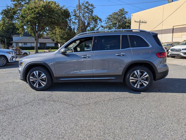 Used 2026 Mercedes-Benz GLB 250 4MATIC image 5