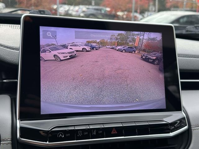 Certified 2022 Jeep Compass Limited image 33