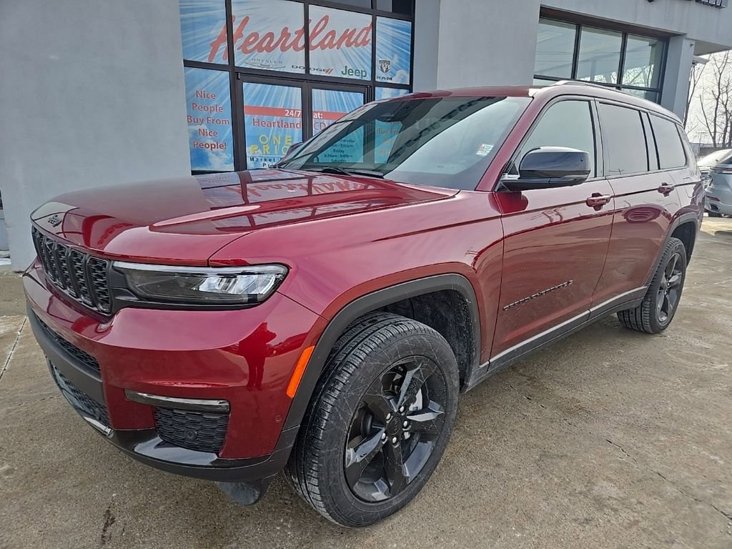Used 2025 Jeep Grand Cherokee L Limited w/ Luxury Tech Group II image 2
