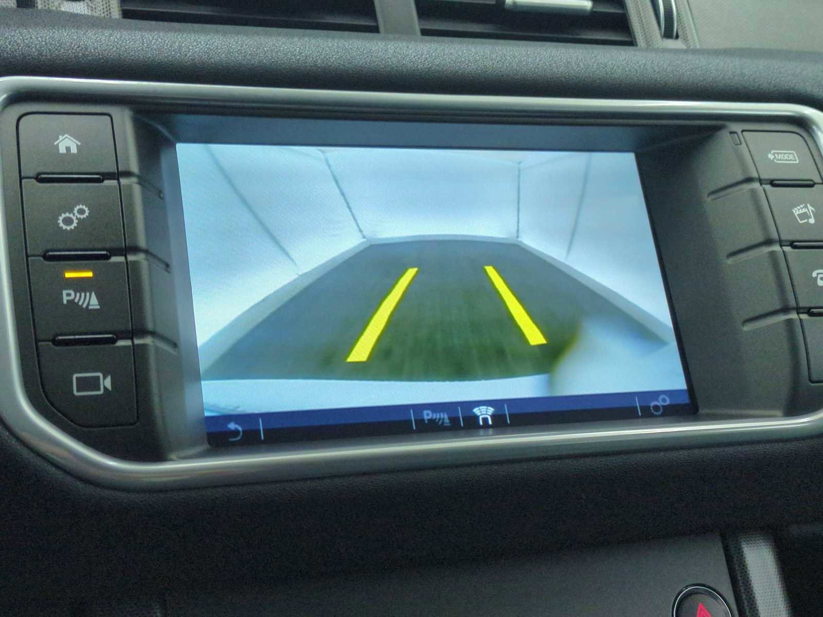 Used 2019 Land Rover Range Rover Evoque SE image 26