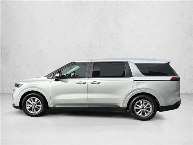 Used 2022 Kia Carnival LX image 8