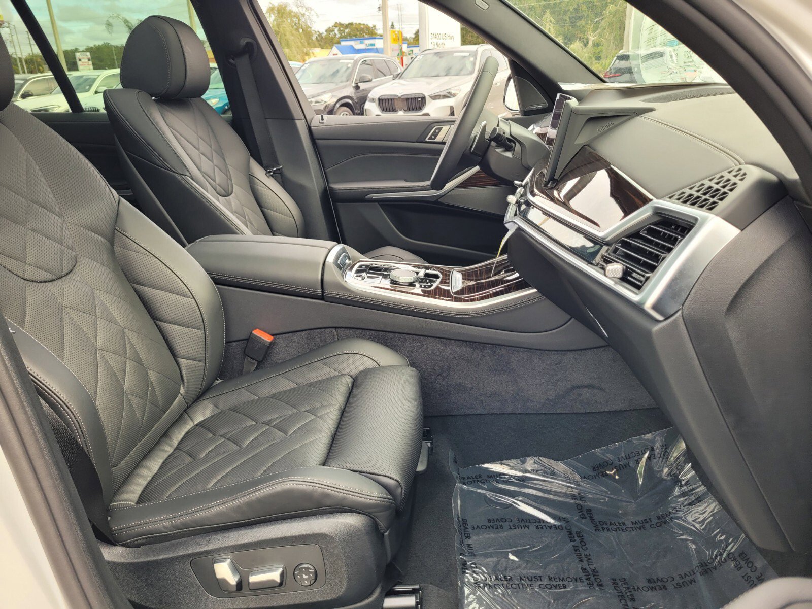 New 2026 BMW X5 xDrive50e w/ M Sport Package image 17