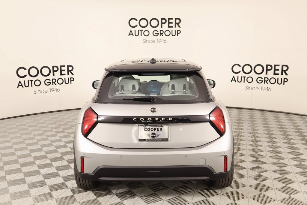 New 2025 MINI Cooper 2-Door Hardtop FWD image 21