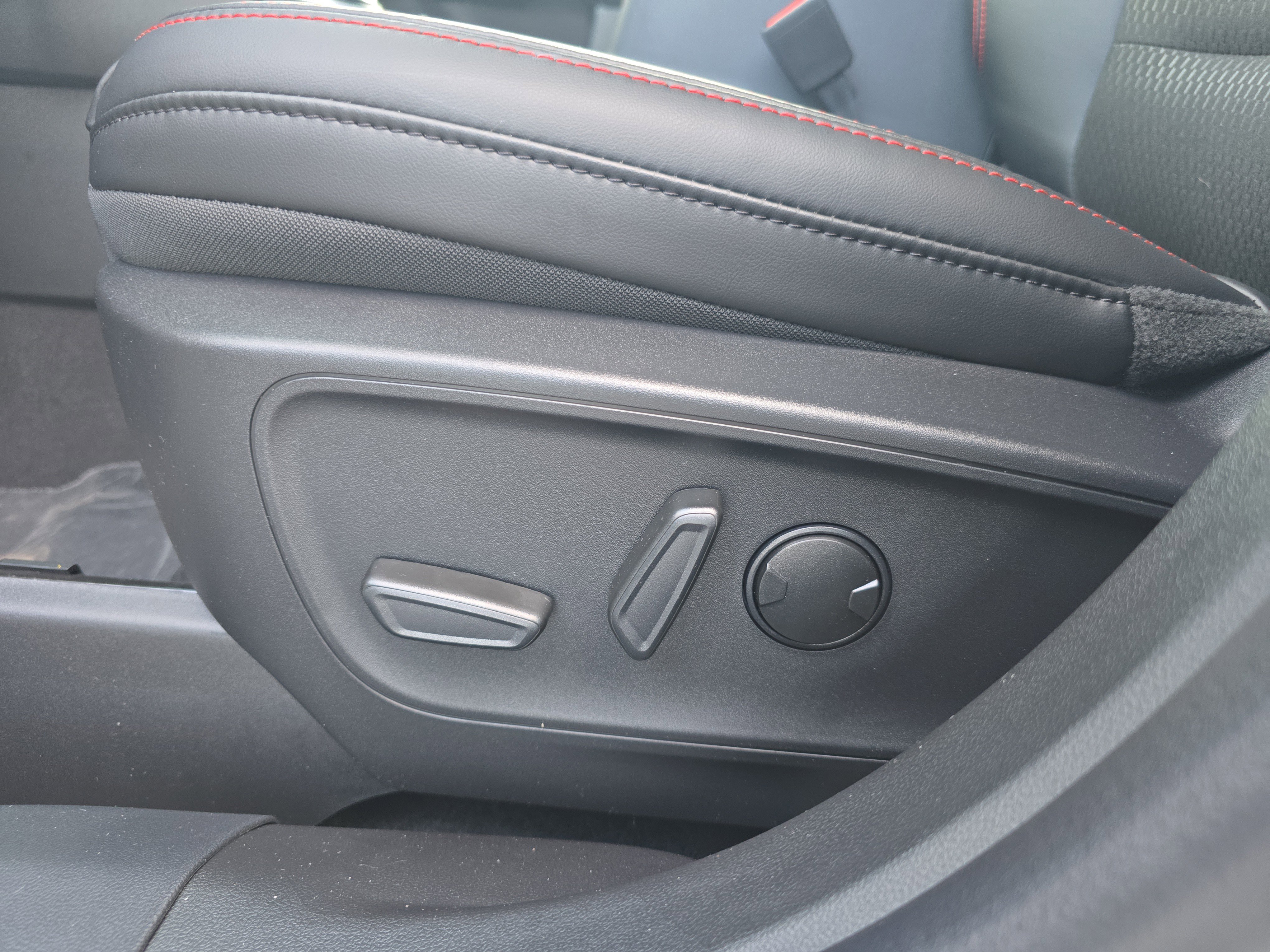 New 2026 Ford Escape ST-Line Select image 13