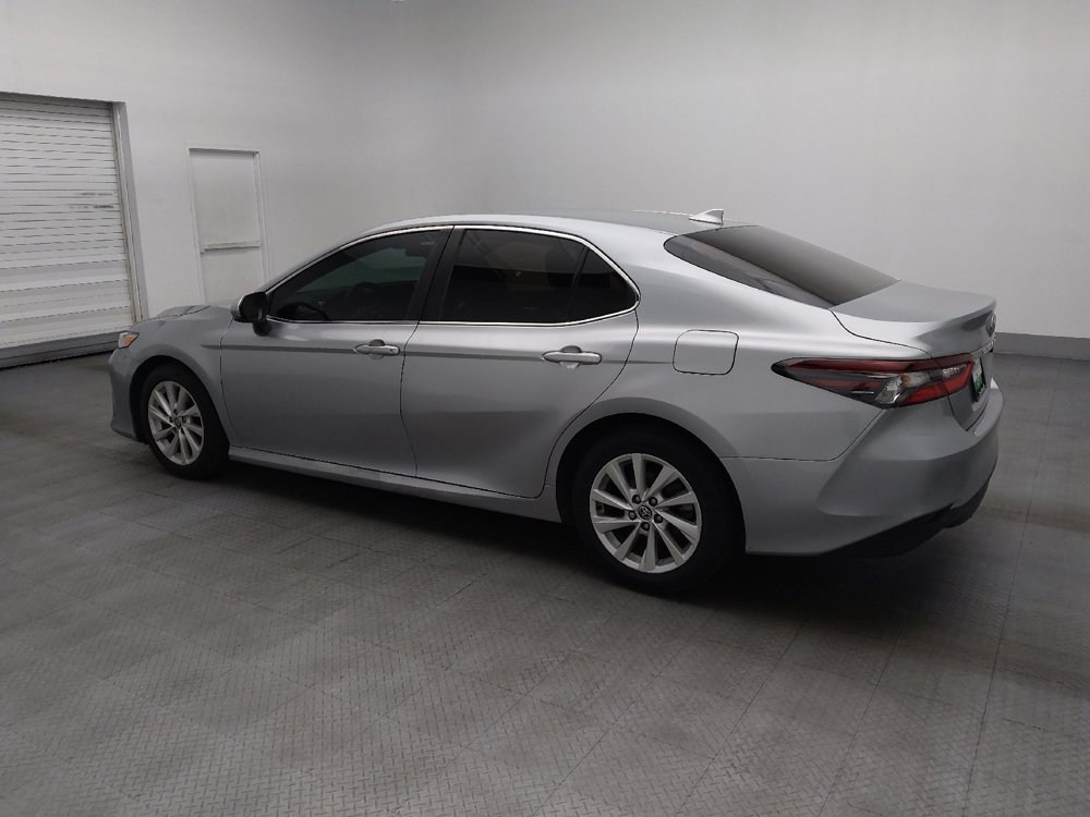 Used 2022 Toyota Camry LE FWD image 3