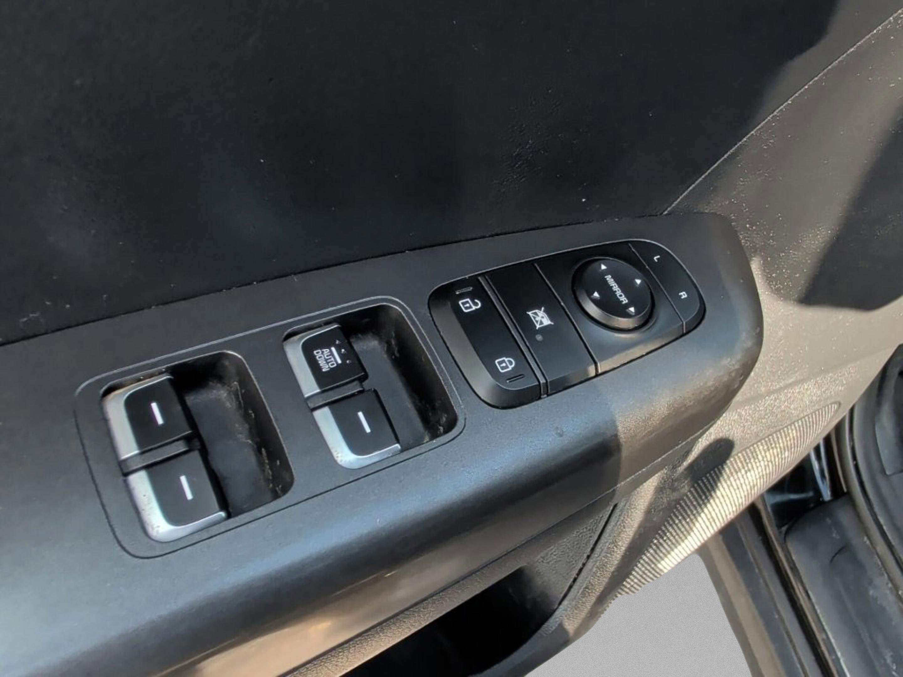 Used 2022 Kia Sportage LX image 22
