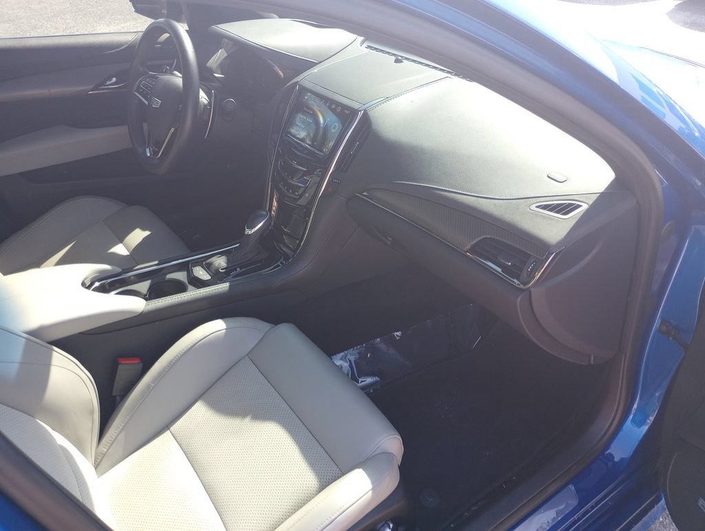 Used 2017 Cadillac ATS V w/ Luxury Package RWD image 11