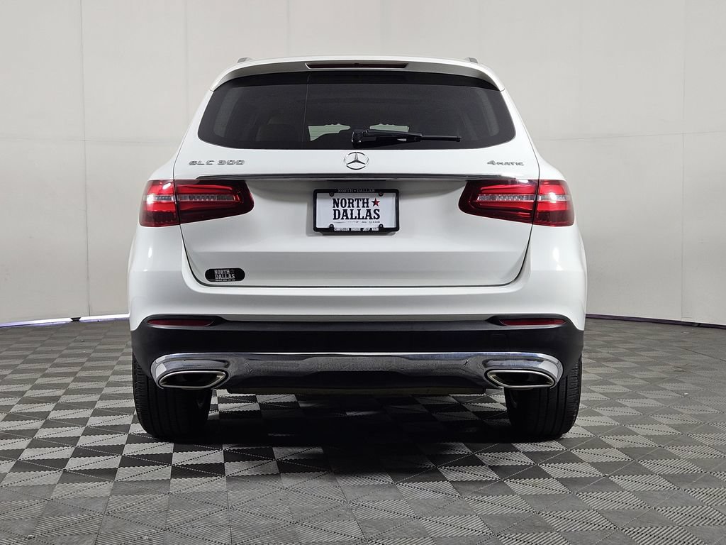 Used 2019 Mercedes-Benz GLC 300 4MATIC w/ Premium Package image 2