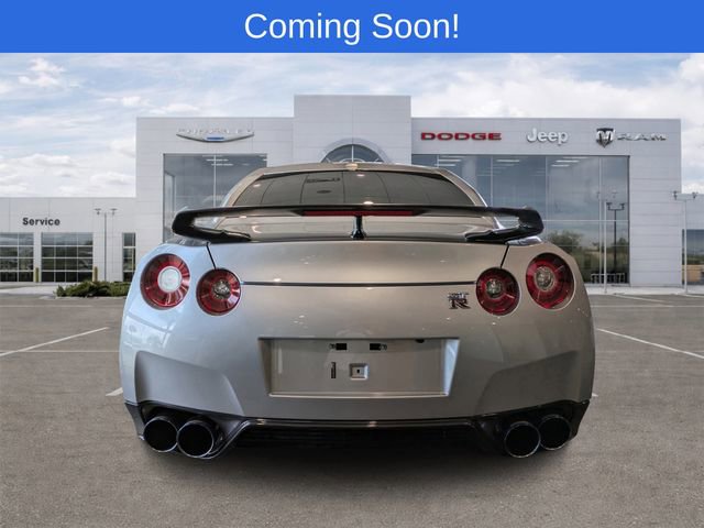 Used 2015 Nissan GT-R Black Edition image 3