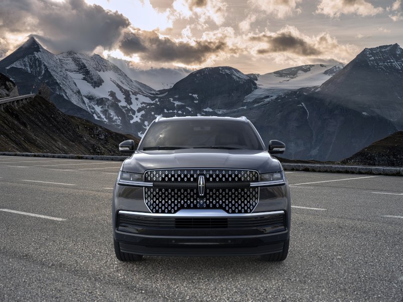 New 2026 Lincoln Navigator Premiere AWD/4WD image 6