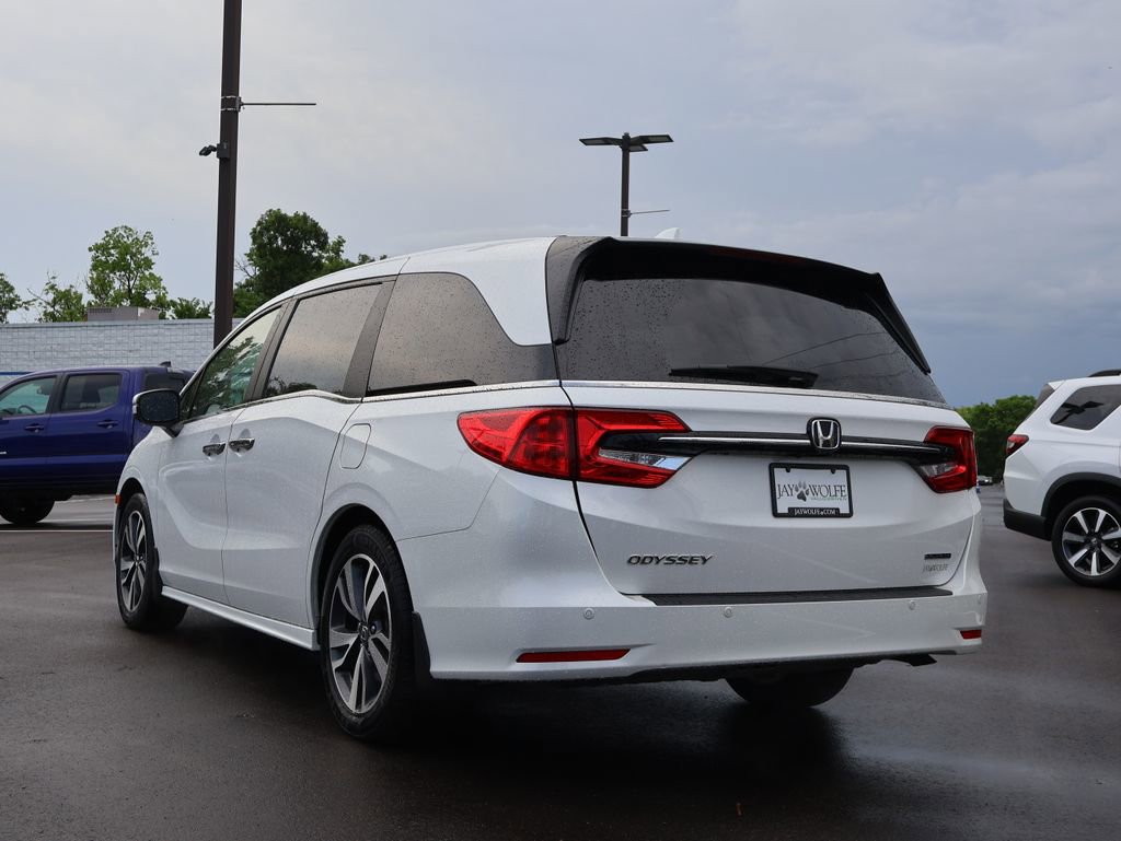 Certified 2024 Honda Odyssey Touring image 5