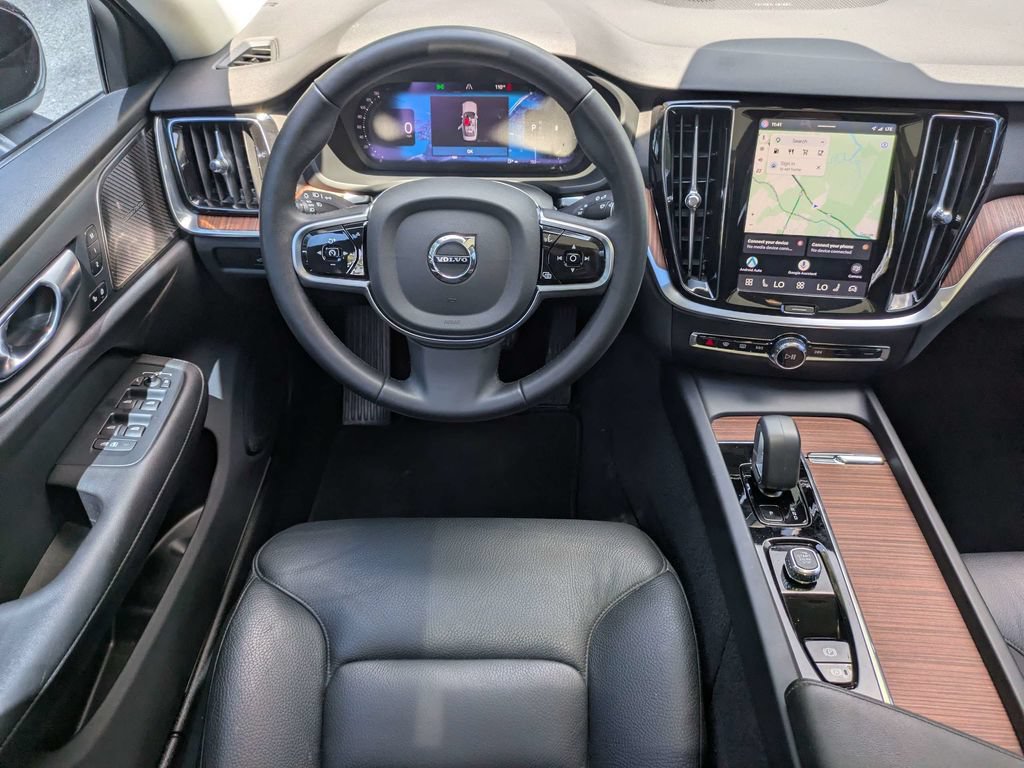 Certified 2025 Volvo S60 B5 Plus AWD/4WD image 14