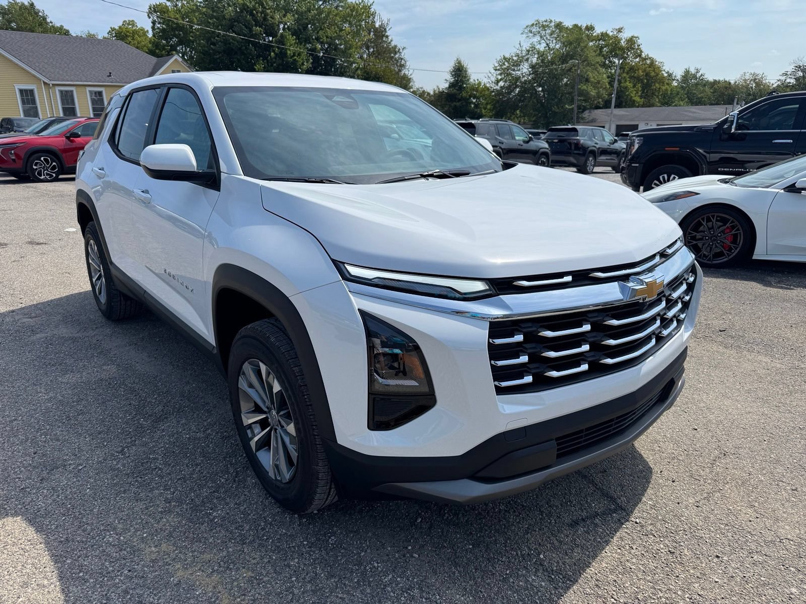 New 2027 Chevrolet Equinox LT FWD image 8