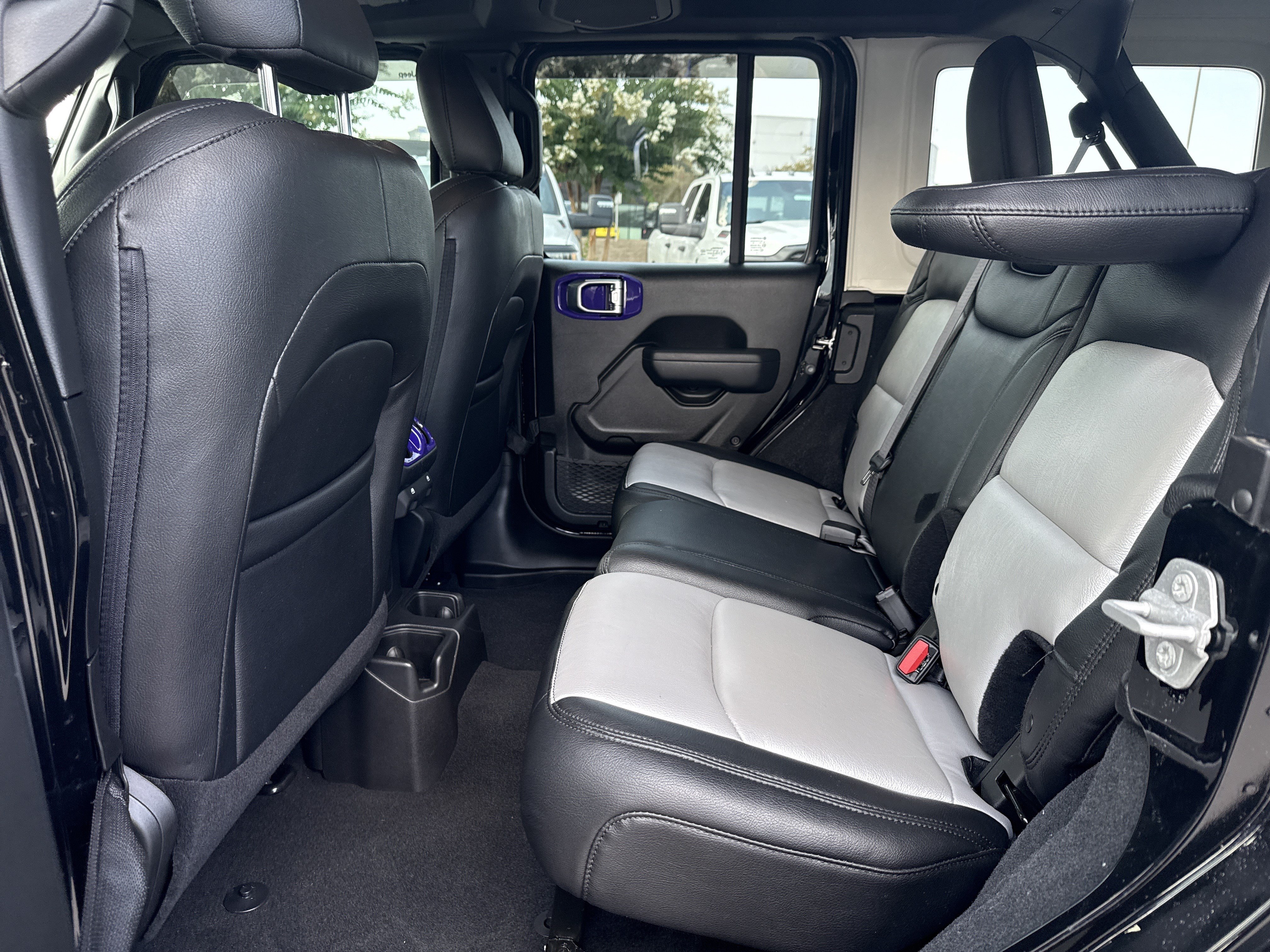 Used 2024 Jeep Wrangler Unlimited Sport AWD/4WD image 20