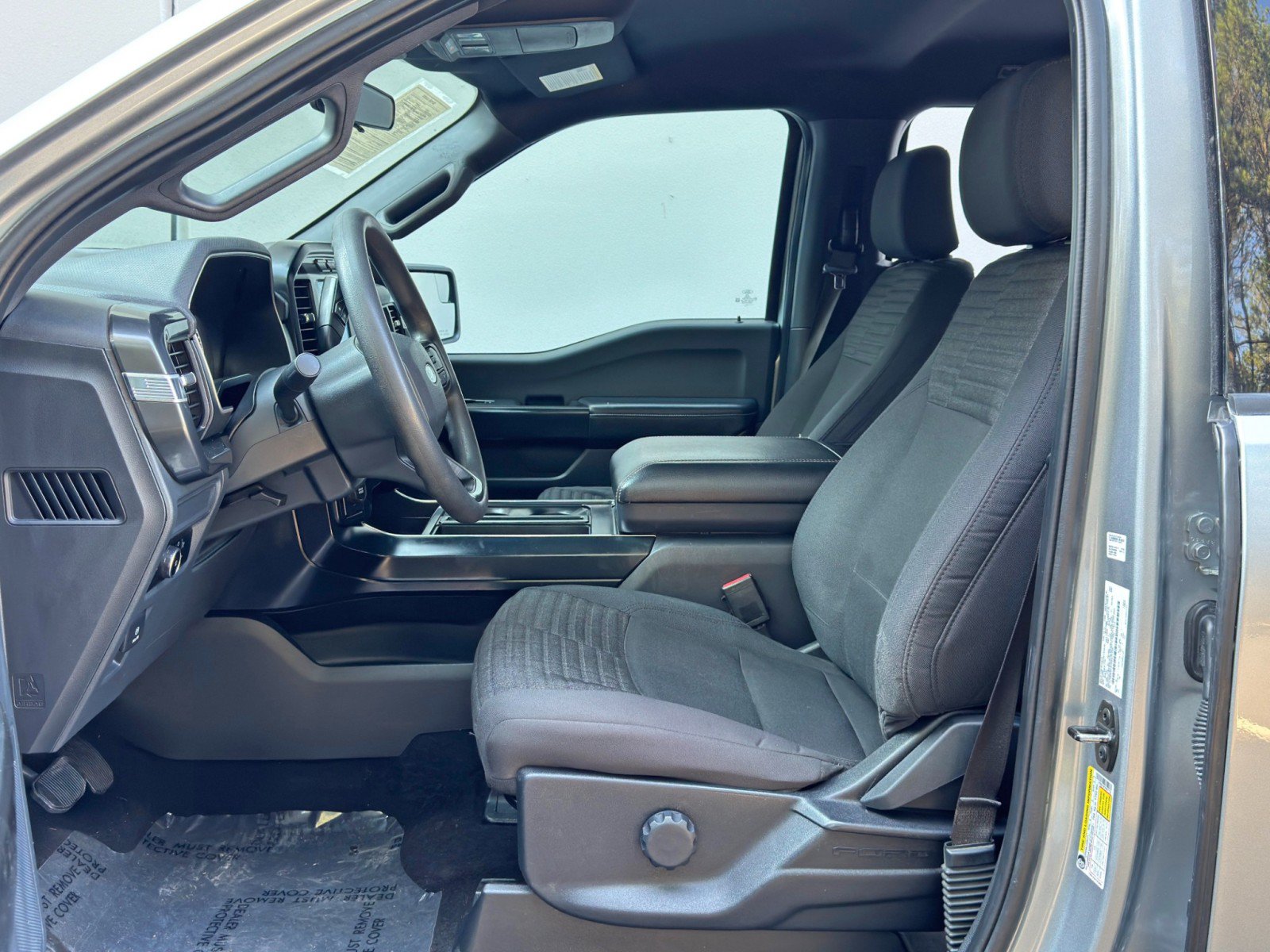 Used 2023 Ford F150 Lariat RWD image 14