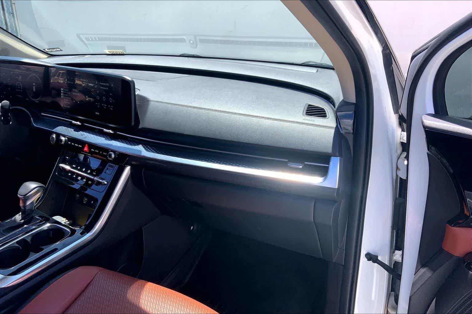 Used 2024 Kia Carnival SX Prestige FWD image 23