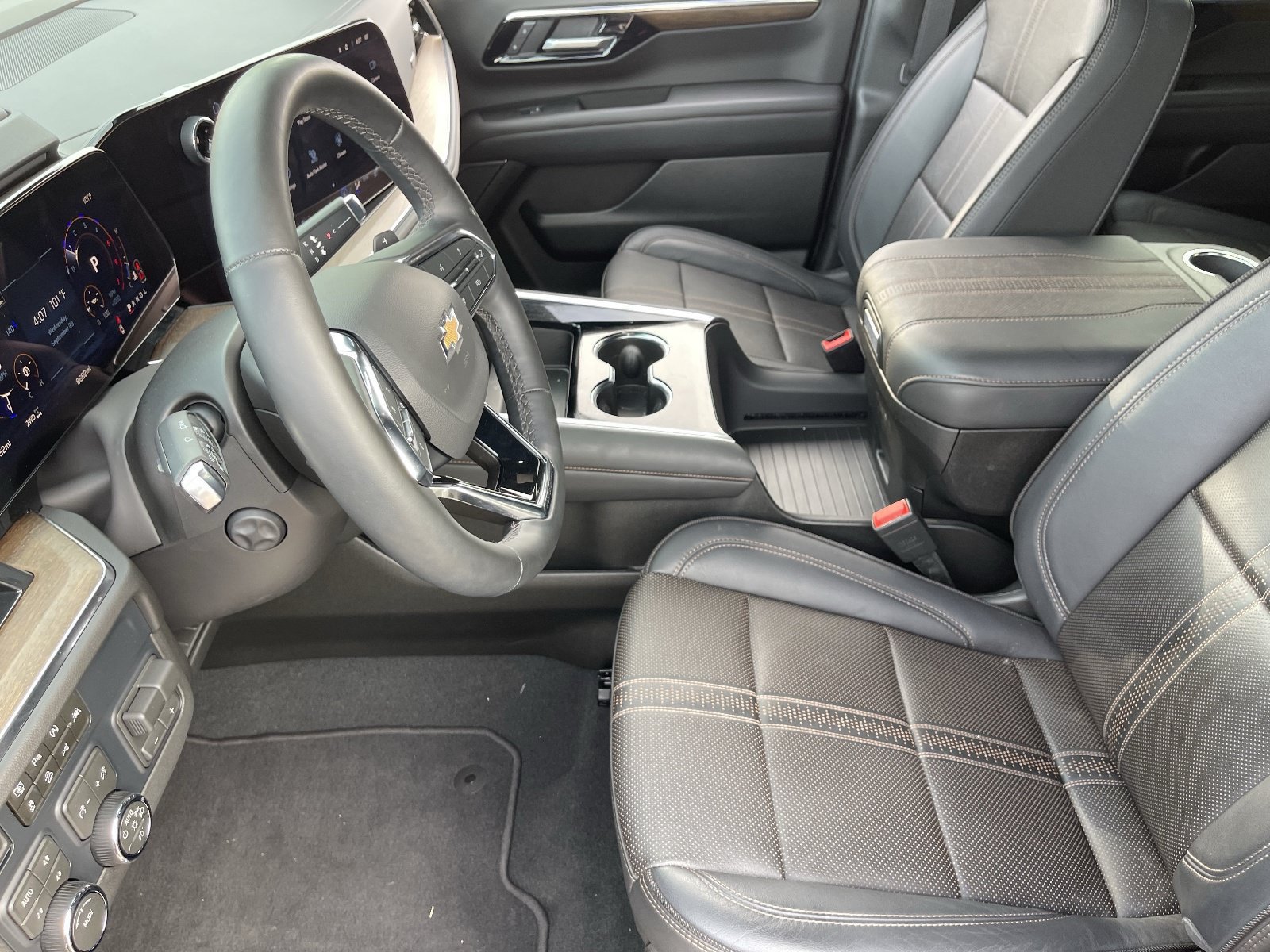 Certified 2026 Chevrolet Tahoe High Country w/ Sun And Tow Package AWD/4WD image 22