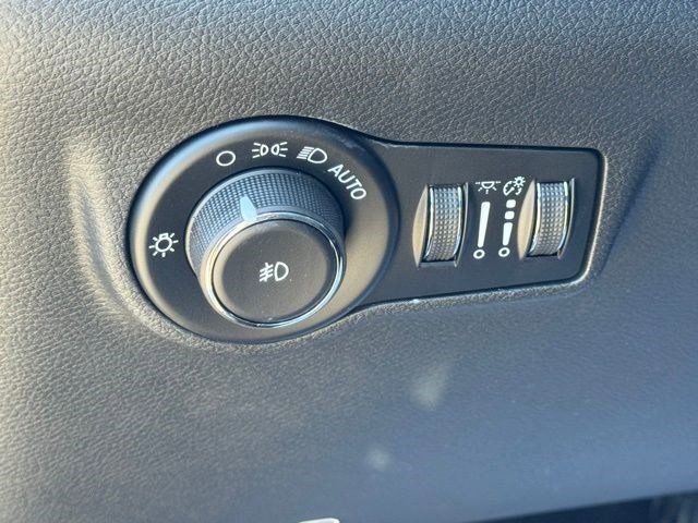 New 2026 Jeep Compass Latitude AWD/4WD image 12