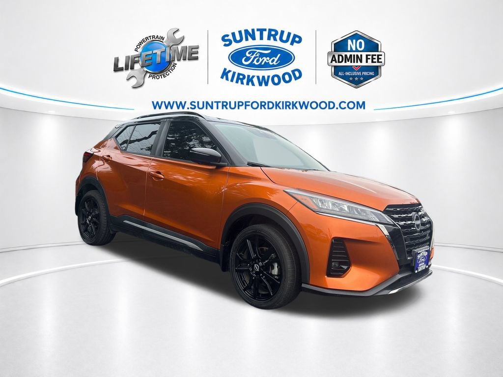 Used 2023 Nissan Kicks SR w/ SR Premium Package FWD image 9