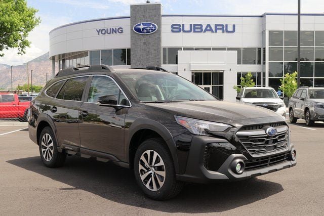 Used 2025 Subaru Outback Premium image 1