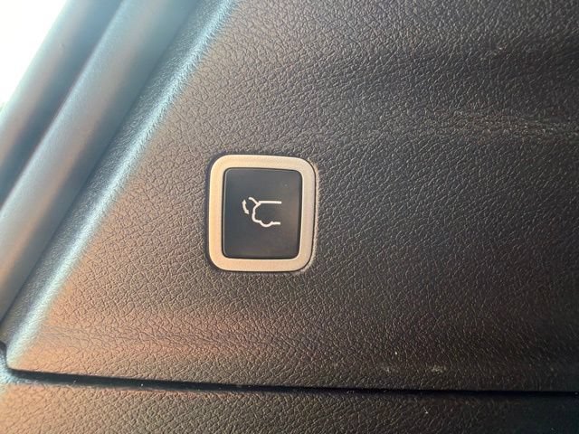Used 2025 Chrysler Pacifica Limited FWD image 40