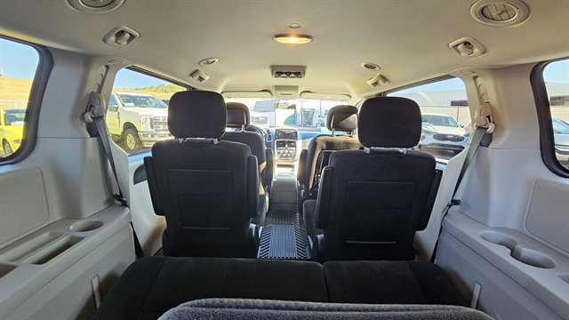 Used 2016 Dodge Grand Caravan SXT FWD image 28