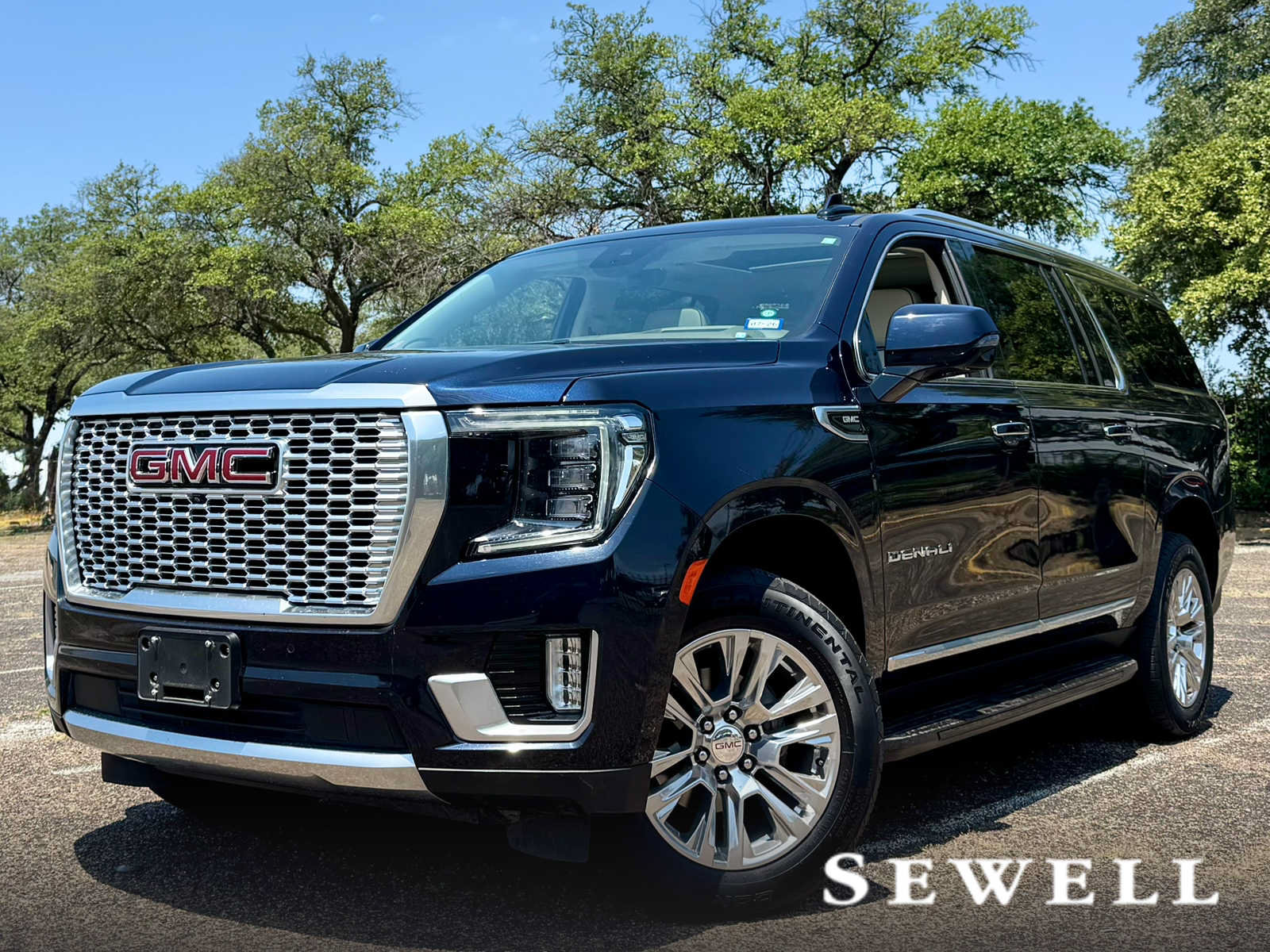 Certified 2024 GMC Yukon XL Denali w/ Advanced Technology Package AWD/4WD image 1