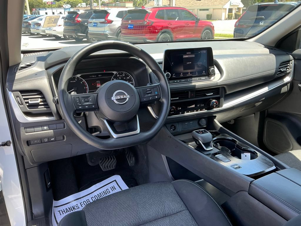 Used 2024 Nissan Rogue SV FWD image 26