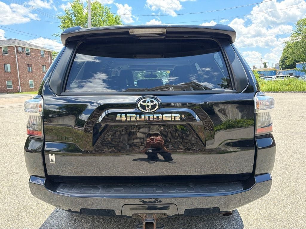 Used 2016 Toyota 4Runner SR5 Premium AWD/4WD image 4